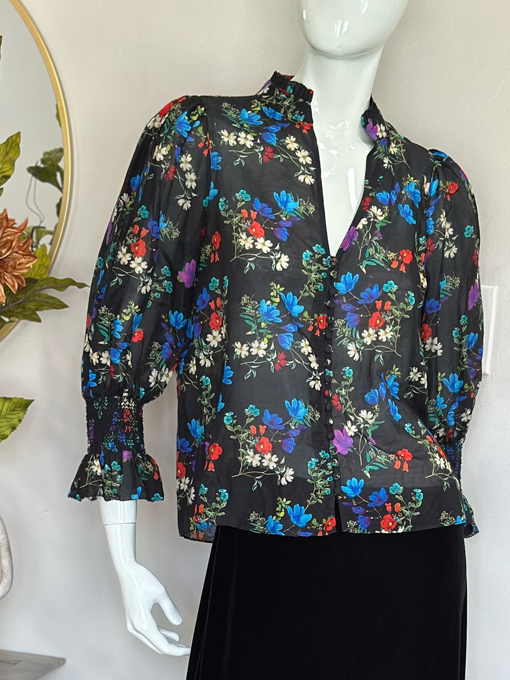 Alice + Olivia Ilan Floral Smocked
Sleeve Black Red Red Sz S